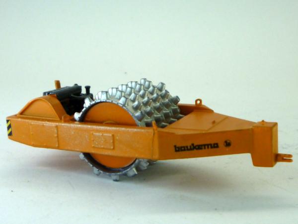 Anhänge Vibrationswalze Baukema A12 Stampffußwalze  orange